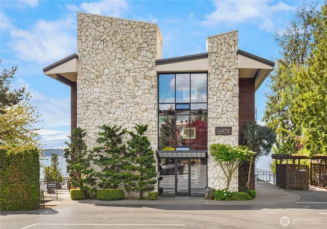 Photo 2 of Condo for sale at 6201 Lake Washington Blvd Ne #208, Kirkland, WA 98033 | MLS# NWM2558906 | Listing updated on 2026-09-21