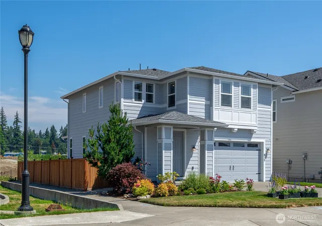 Photo 2 of Single family home for sale at 810 Burwood St Se, Lacey, WA 98503 | MLS# NWM2558907 | Listing updated on 2026-09-17
