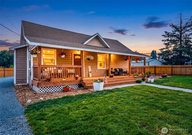 Photo 2 of Single family home for sale at 19412 Adams St Nw, Soap Lake, WA 98851 | MLS# NWM2558994 | Listing updated on 2026-10-01