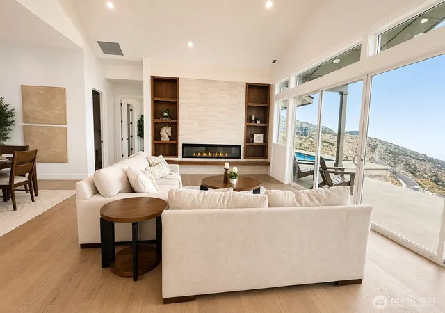 Photo 1 of Single family home for sale at 917 Long Dr, Chelan, WA 98816 | MLS# NWM2559156 | Listing updated on 2026-09-17