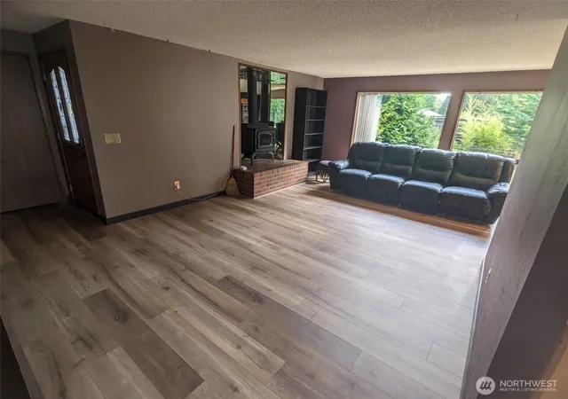 Photo 2 of Single family home for sale at 22718 Se 321st Place, Kent, WA 98042 | MLS# NWM2559159 | Listing updated on 2026-09-29