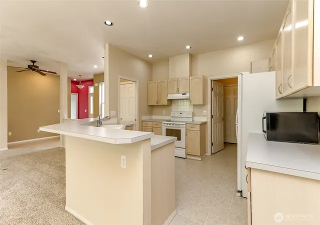 Photo 4 of Condo for sale at 8910 71st Street Ct SW, Lakewood, WA 98498 | MLS# NWM2559203 | Listing updated on 2026-10-01