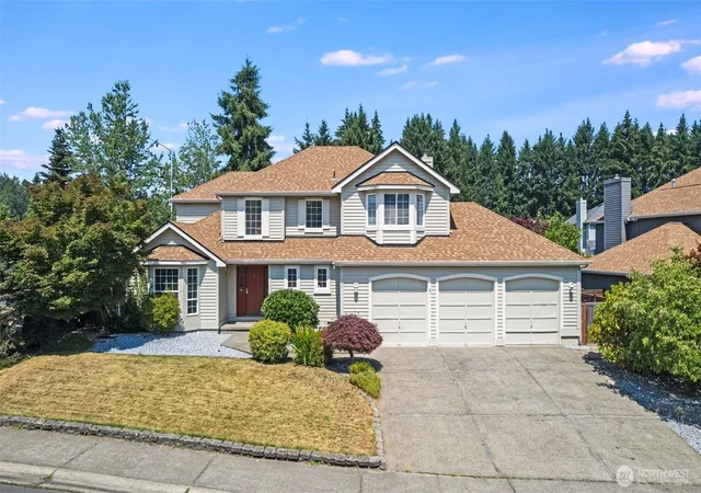 Photo 3 of Single family home for sale at 101 Eagle Ridge Dr E, Puyallup, WA 98374 | MLS# NWM2559346 | Listing updated on 2026-09-17
