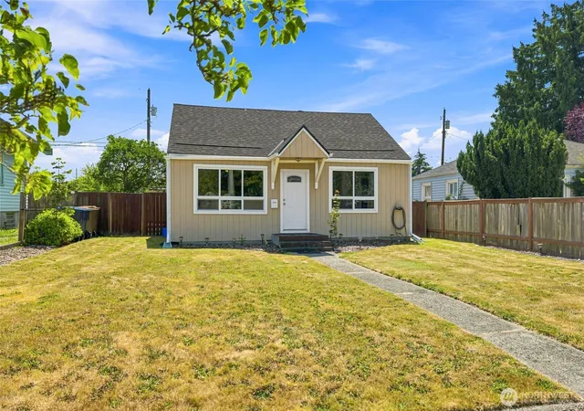 Photo 2 of Single family home for sale at 1016 E 61st Street, Tacoma, WA 98404 | MLS# NWM2559432 | Listing updated on 2026-09-17