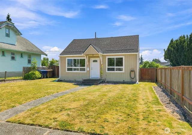 Photo 3 of Single family home for sale at 1016 E 61st Street, Tacoma, WA 98404 | MLS# NWM2559432 | Listing updated on 2026-09-17