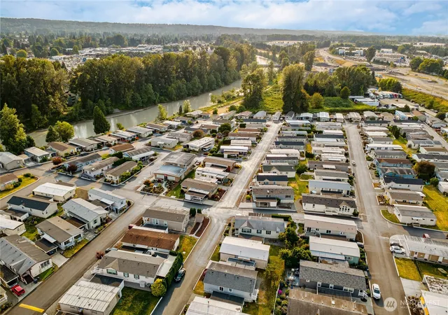 Photo 3 of Manufactured home for sale at 10711 62nd Street E, Puyallup, WA 98372 | MLS# NWM2559706 | Listing updated on 2026-09-30