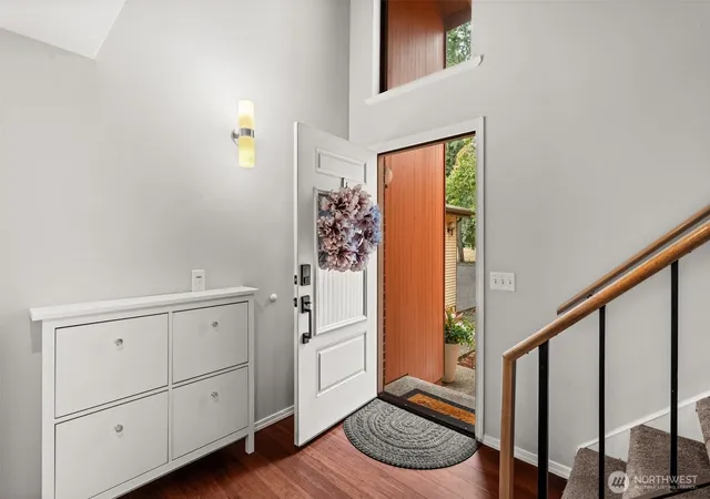 Photo 3 of Townhouse for sale at 7811 Zircon Dr SW, Lakewood, WA 98498 | MLS# NWM2559770 | Listing updated on 2026-09-23