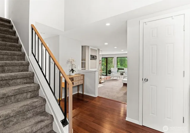Photo 4 of Townhouse for sale at 7811 Zircon Dr SW, Lakewood, WA 98498 | MLS# NWM2559770 | Listing updated on 2026-09-23