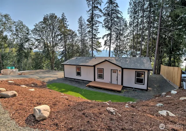 Photo 3 of Manufactured home for sale at 210 E Bridger Ln, Shelton, WA 98584 | MLS# NWM2559777 | Listing updated on 2026-09-24