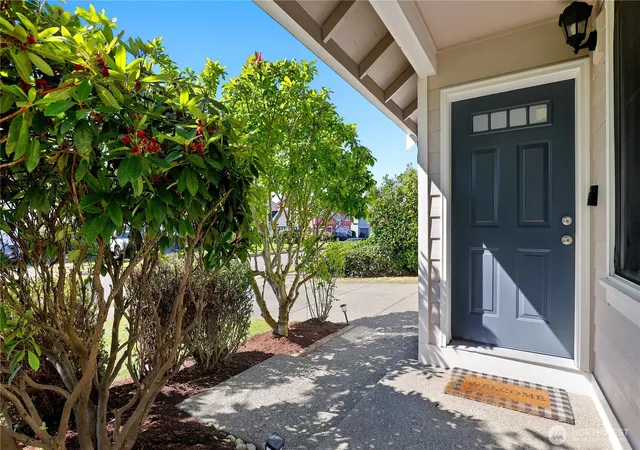 Photo 3 of Sale Pending at 8029 46th Avenue Sw, Lakewood, WA 98409 | MLS# NWM2560103 | Listing updated on 2026-09-17