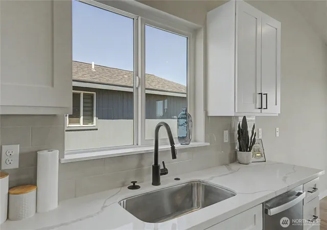 Photo 3 of Single family home for sale at 238 Parkside Pl, Ephrata, WA 98823 | MLS# NWM2560490 | Listing updated on 2026-09-21