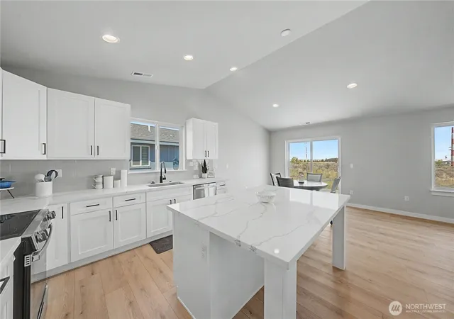 Photo 4 of Single family home for sale at 238 Parkside Pl, Ephrata, WA 98823 | MLS# NWM2560490 | Listing updated on 2026-09-21