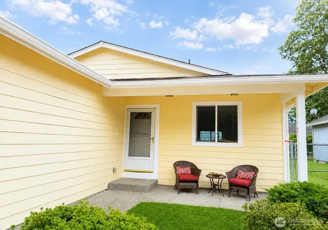 Photo 2 of Sale Pending at 226 166th Street E, Spanaway, WA 98387 | MLS# NWM2560571 | Listing updated on 2026-09-17