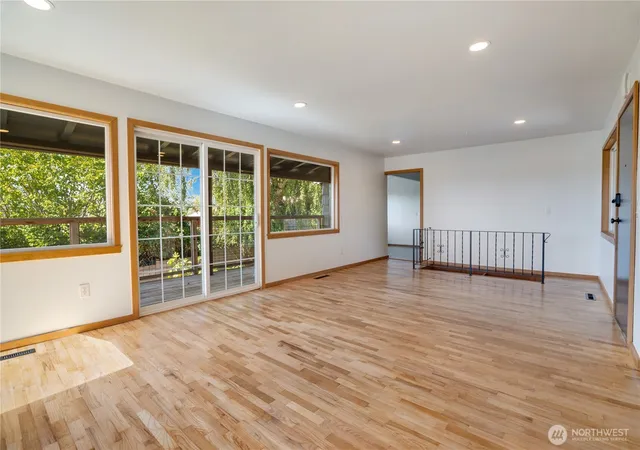 Photo 3 of Sale Pending at 1127 Perry Ave, Bremerton, WA 98310 | MLS# NWM2560610 | Listing updated on 2026-09-16