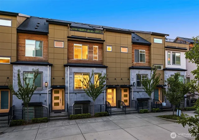 Photo 1 of Townhouse for sale at 959 6th Avenue Ne, Issaquah, WA 98029 | MLS# NWM2560672 | Listing updated on 2026-10-02