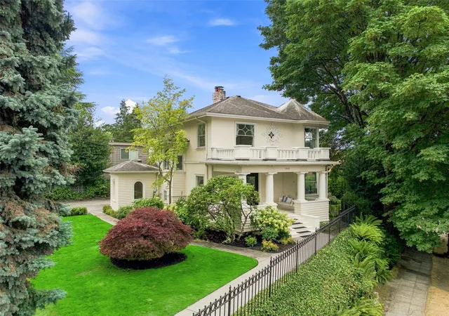 Photo 3 of Sale Pending at 1111 Bellevue Pl E, Seattle, WA 98102 | MLS# NWM2560674 | Listing updated on 2026-09-22