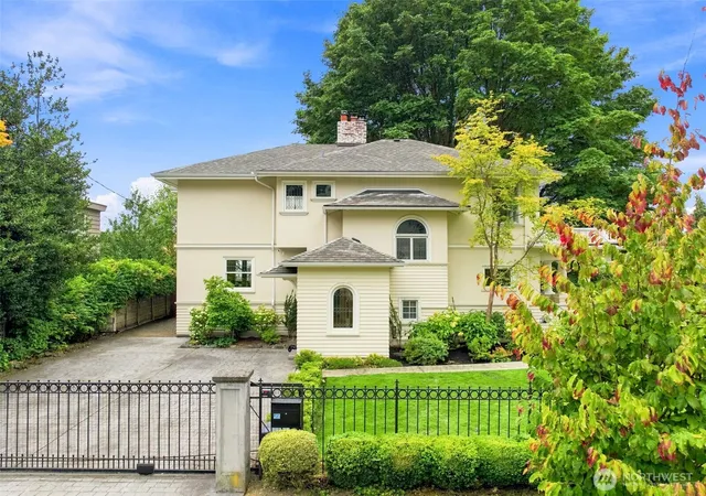 Photo 3 of Sale Pending at 1111 Bellevue Pl E, Seattle, WA 98102 | MLS# NWM2560674 | Listing updated on 2026-09-22