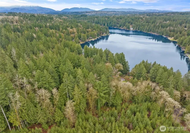 Photo 3 of Sale Pending at 3866 E Ames Lake Dr NE, Redmond, WA 98053 | MLS# NWM2560702 | Listing updated on 2026-09-24