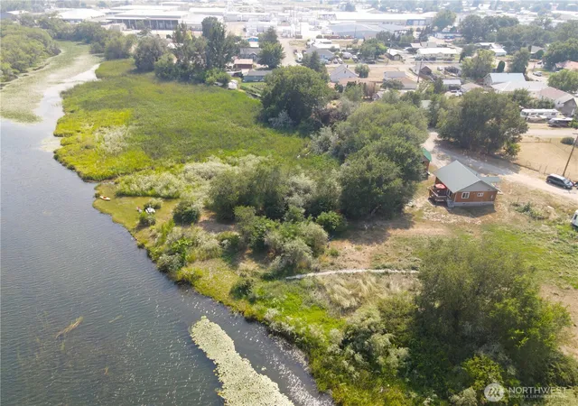 Photo 2 of Single family home for sale at 1511 Alder St, Oroville, WA 98844 | MLS# NWM2560768 | Listing updated on 2026-09-17