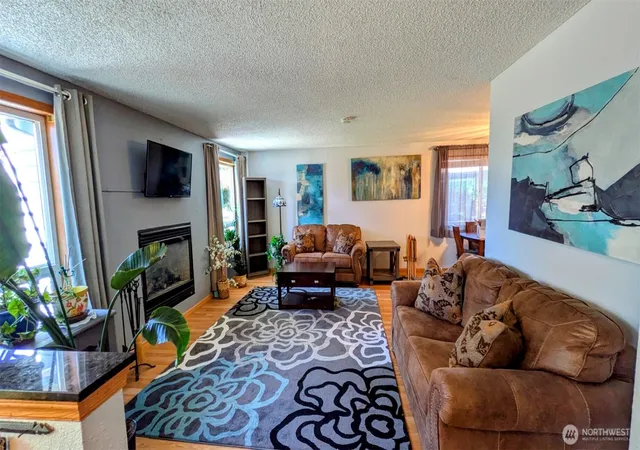 Photo 3 of Single family home for sale at 14611 Meadows Ct E, Tacoma, WA 98445 | MLS# NWM2561032 | Listing updated on 2026-09-17