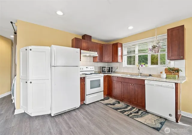 Photo 3 of Single family home for sale at 7687 Francis Ln #5, Blaine, WA 98230 | MLS# NWM2561081 | Listing updated on 2026-10-21