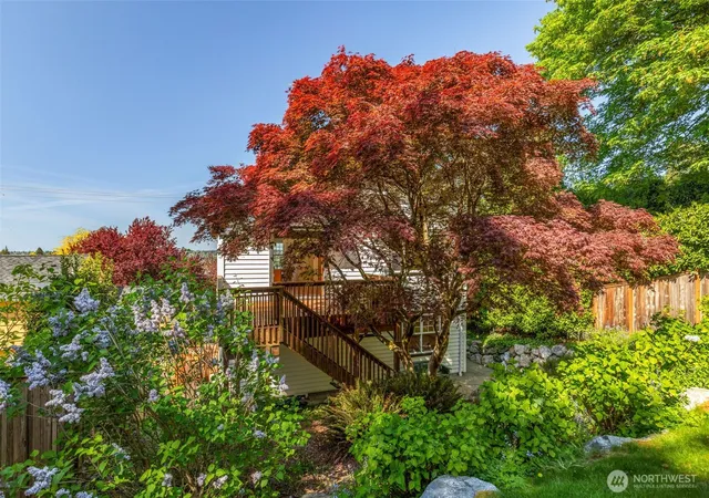 Photo 3 of Single family home for sale at 801 W Barrett St, Seattle, WA 98119 | MLS# NWM2561257 | Listing updated on 2026-09-30