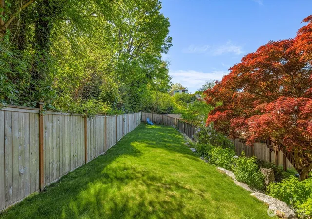 Photo 4 of Single family home for sale at 801 W Barrett St, Seattle, WA 98119 | MLS# NWM2561257 | Listing updated on 2026-09-30