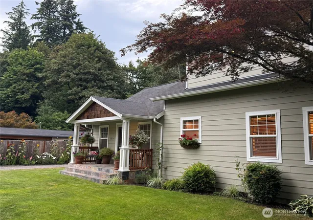 Photo 2 of Sale Pending at 2824 Galloway St Se, Olympia, WA 98501 | MLS# NWM2561366 | Listing updated on 2026-09-23