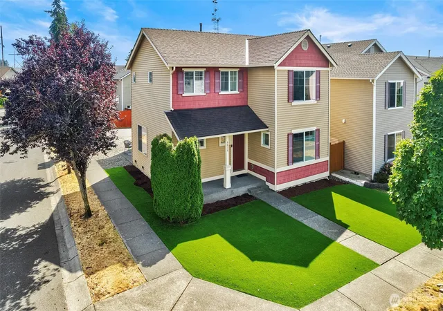 Photo 2 of Single family home for sale at 4014 153rd Pl Se, Bothell, WA 98012 | MLS# NWM2561678 | Listing updated on 2026-10-01