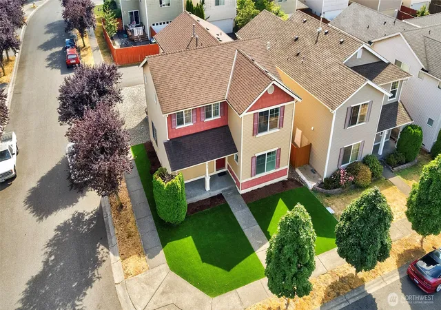 Photo 3 of Single family home for sale at 4014 153rd Pl Se, Bothell, WA 98012 | MLS# NWM2561678 | Listing updated on 2026-10-01