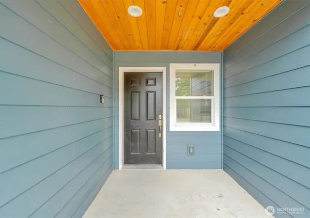 Photo 2 of Sale Pending at 5410 S Oakes St, Tacoma, WA 98409 | MLS# NWM2562092 | Listing updated on 2026-09-23