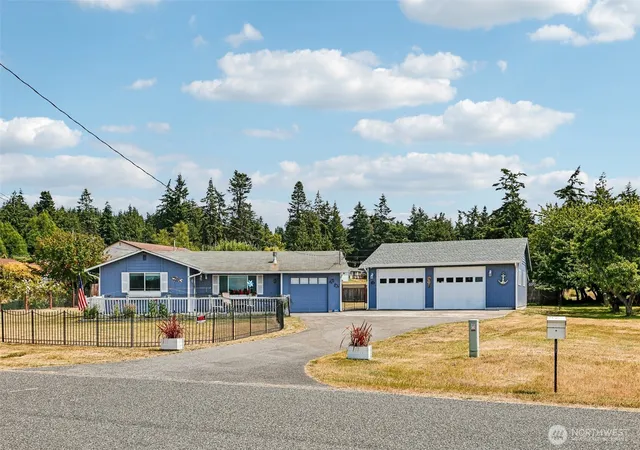 Photo 1 of Single family home for sale at 895 Prairie View Ave, Coupeville, WA 98239 | MLS# NWM2562097 | Listing updated on 2026-09-23