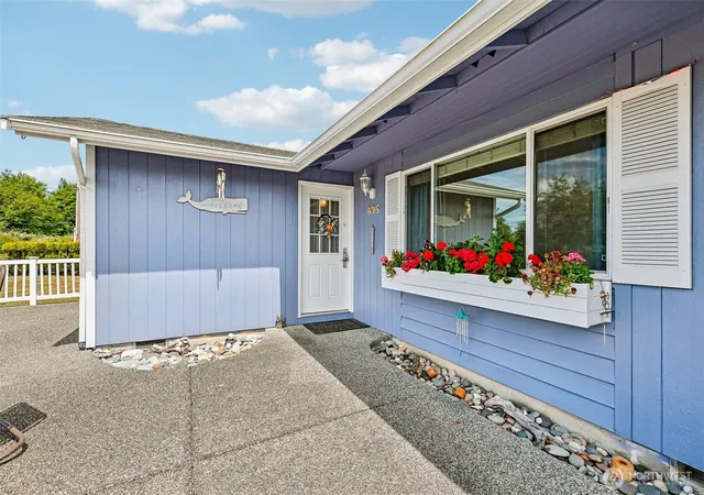 Photo 3 of Single family home for sale at 895 Prairie View Ave, Coupeville, WA 98239 | MLS# NWM2562097 | Listing updated on 2026-09-23