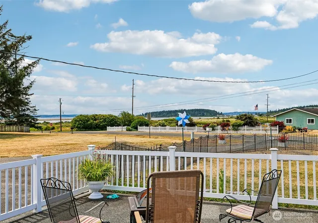 Photo 4 of Single family home for sale at 895 Prairie View Ave, Coupeville, WA 98239 | MLS# NWM2562097 | Listing updated on 2026-09-23