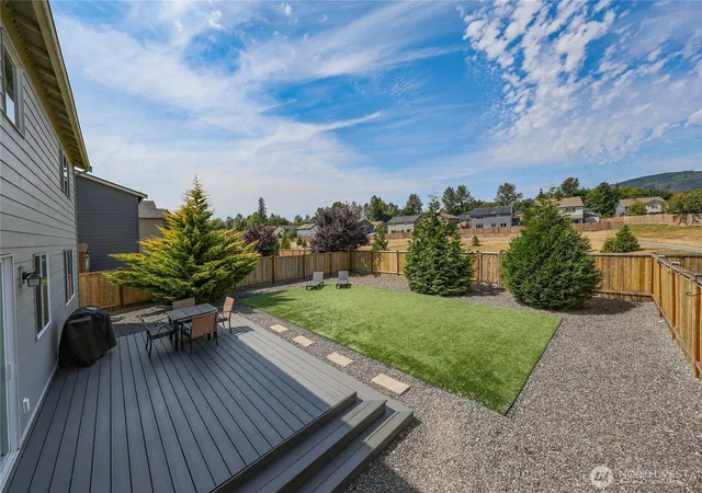Photo 3 of Single family home for sale at 17701 Maple St, Granite Falls, WA 98252 | MLS# NWM2562196 | Listing updated on 2026-09-24