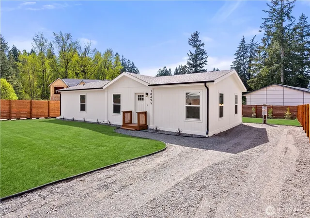 Photo 3 of Manufactured home for sale at 18495 Se Covington Sawyer Rd, Kent, WA 98042 | MLS# NWM2562277 | Listing updated on 2026-09-16
