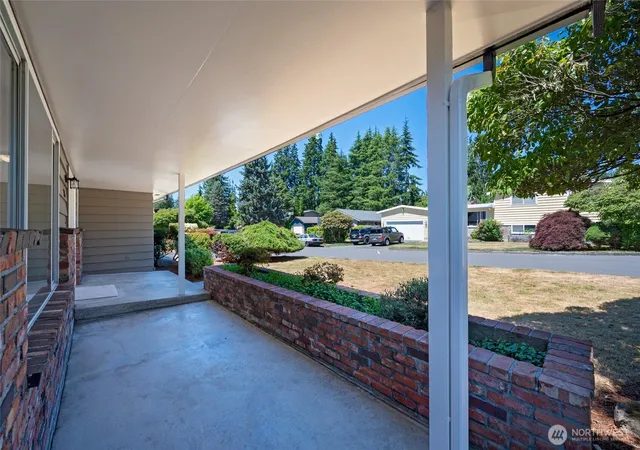 Photo 4 of Sale Pending at 305 NW 198th Street, Shoreline, WA 98177 | MLS# NWM2562341 | Listing updated on 2026-09-17