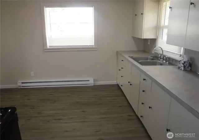 Photo 3 of Single family home for sale at 816 Polk St, Aberdeen, WA 98520 | MLS# NWM2563163 | Listing updated on 2026-10-02