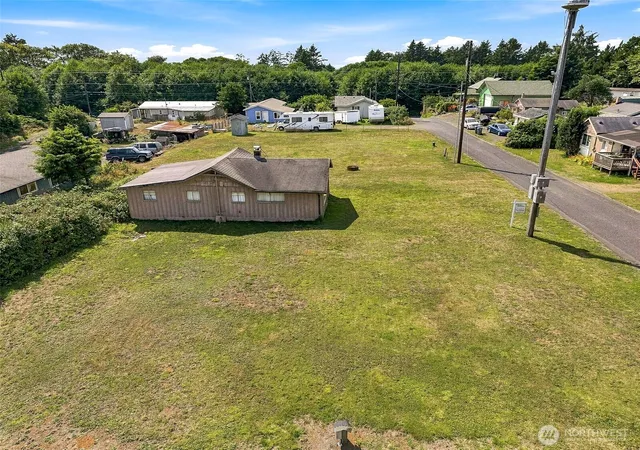 Photo 3 of Single family home for sale at 12 Aberdeen St, Copalis Beach, WA 98535 | MLS# NWM2563167 | Listing updated on 2026-09-23