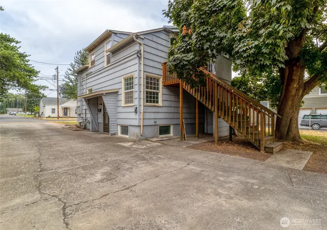 Photo 2 of Sale Pending at 904 Se Birch Ave, College Place, WA 99324 | MLS# NWM2563192 | Listing updated on 2026-09-28
