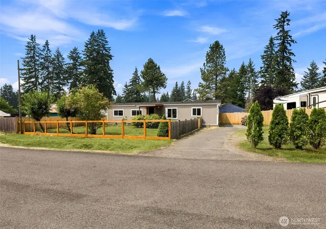 Photo 2 of Sale Pending at 13104 Ridge Cir E, Bonney Lake, WA 98391 | MLS# NWM2563285 | Listing updated on 2026-09-25
