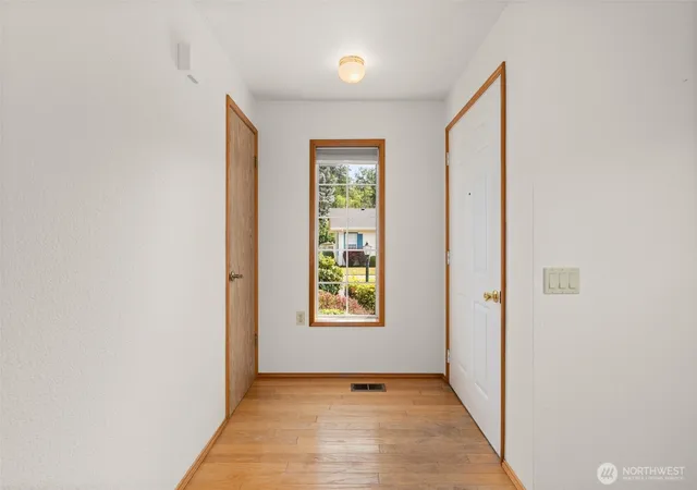 Photo 3 of Single family home for sale at 1229 Searle Dr, Centralia, WA 98531 | MLS# NWM2563614 | Listing updated on 2026-09-30