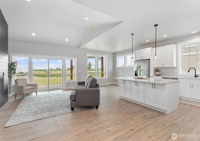 Photo 4 of Single family home for sale at 316 W 3rd Street, Everson, WA 98247 | MLS# NWM2563694 | Listing updated on 2026-09-27