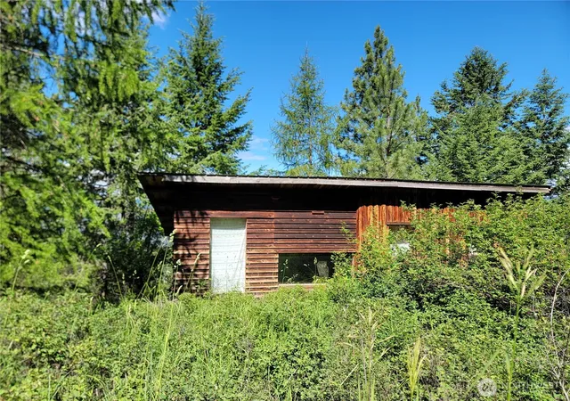 Photo 3 of Sale Pending at 29 Yellow Brick Rd, Curlew, WA 99118 | MLS# NWM2564047 | Listing updated on 2026-09-16