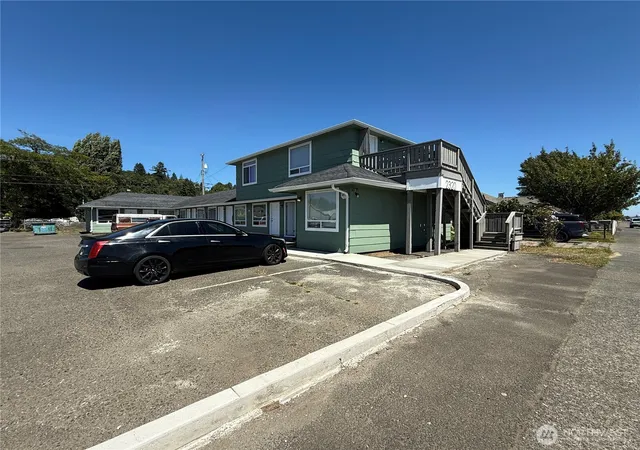 Photo 2 of Multi family home for sale at 2320 Simpson Ave, Aberdeen, WA 98520 | MLS# NWM2564295 | Listing updated on 2026-09-23