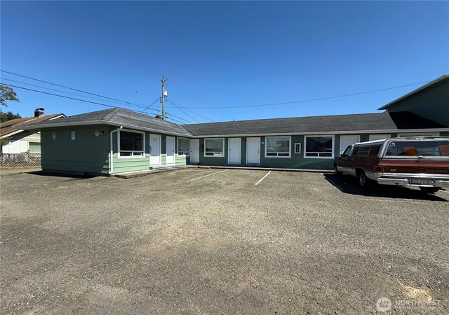 Photo 4 of Multi family home for sale at 2320 Simpson Ave, Aberdeen, WA 98520 | MLS# NWM2564295 | Listing updated on 2026-09-23