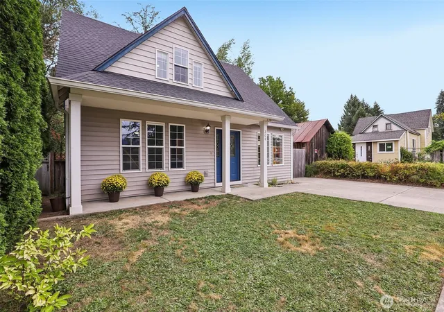 Photo 2 of Single family home for sale at 204 W Wilson St, Yacolt, WA 98675 | MLS# NWM2564299 | Listing updated on 2026-09-30