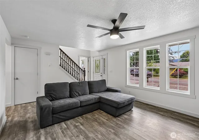 Photo 4 of Single family home for sale at 204 W Wilson St, Yacolt, WA 98675 | MLS# NWM2564299 | Listing updated on 2026-09-30