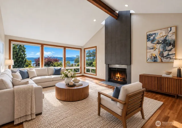 Photo 4 of Single family home for sale at 242 W Lake Sammamish Pkwy SE, Bellevue, WA 98008 | MLS# NWM2564430 | Listing updated on 2026-09-28