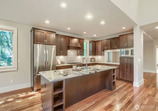 Photo 4 of Sale Pending at 1727 Nile Ave NE, Renton, WA 98059 | MLS# NWM2564461 | Listing updated on 2026-09-27